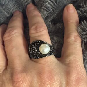 Vintage Kwan Cultured Pearl and Black Spinel Cocktail Ring